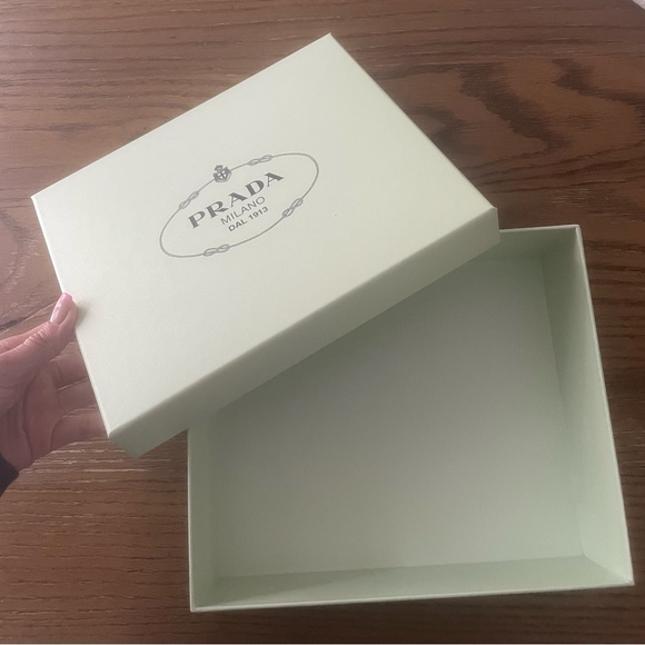 Prada milano beauty cosmetic hard box 📦 - Picture 4 of 4